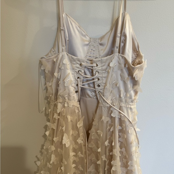 SOLD Cream Butterfly Dress | Mable - Picture 4 of 4